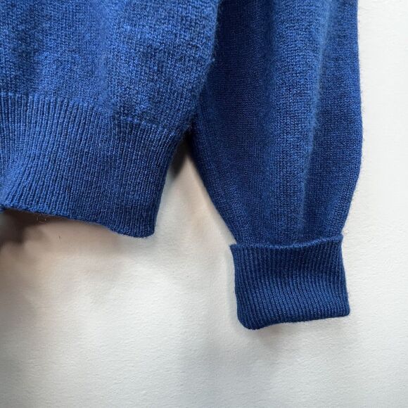 Saks Fifth Avenue Blue Cashmere Sweater Size L V Neck Pullover - Picture 5 of 13
